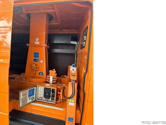 Hoogwerker vrachtwagen Mercedes-Benz 711 mit Ruthmann K 105 Arbeitsbühne