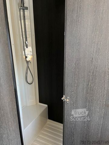 Capucine ROLLER TEAM Ford Transit Kronos 170PS Automatik