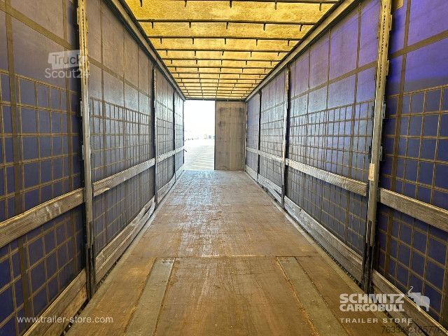 Semirimorchio con telone Schmitz Cargobull Semitrailer Curtainsider Standard