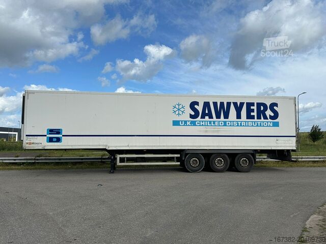 Refrigerated/frozen transport Gray and Adams Meat Hook Thermo King SLXE 400