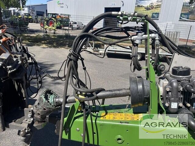 Torjunta-aineen ruiskutin Amazone UX 11200 SUPER