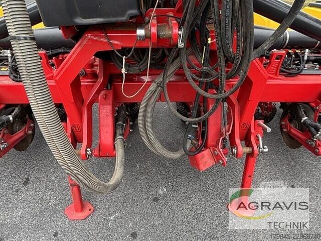 Precizna sejačica Väderstad TEMPO TPV 8 + Fronttank FH 2200