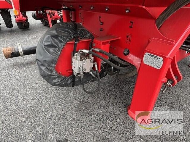 Precizna sejačica Väderstad TEMPO TPV 8 + Fronttank FH 2200