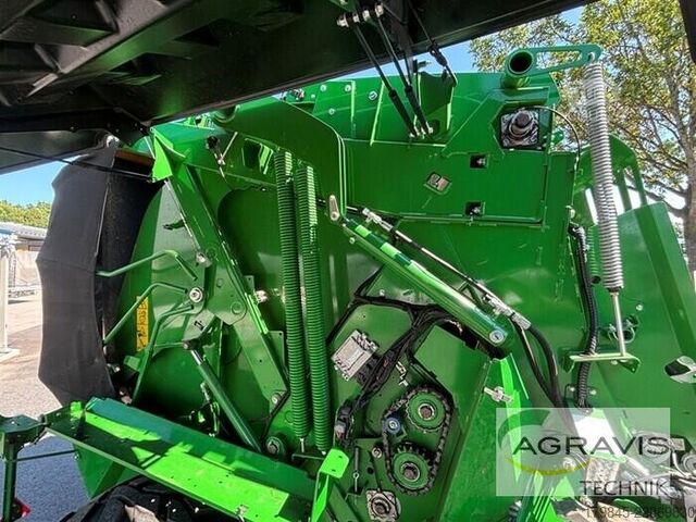 Balirka (kmetijstvo) John Deere V461R