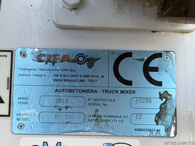 Avtomešalec betona Iveco TRAKKER 500