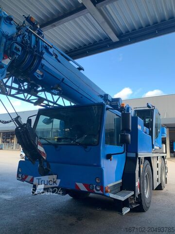 Mobile crane Liebherr LTM 1030-2.1