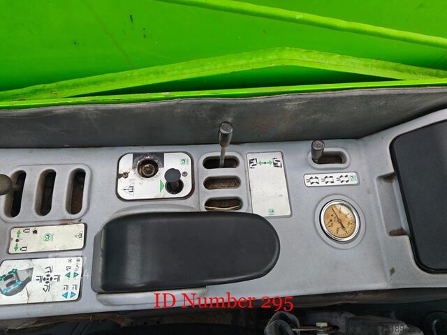 телескопичен товарач Merlo P72.10 Panoramic