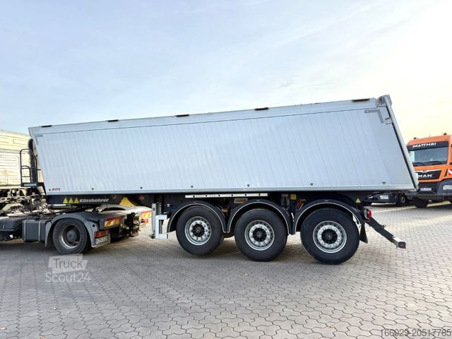 Polpriklopnik kiper KÄSSBOHRER K.SKA Aluminium Kipper 30m³ Top Zustand