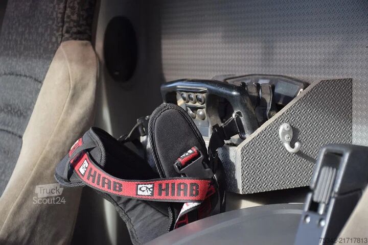 Krovimo platforma DAF CF 75.250