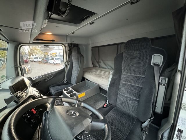 Hladilni tovornjak z zamrzovalno komoro in dvižno ploščadjo Mercedes-Benz Atego 1524 L-Haus Tiefkühlkoffer 6,9mLBW