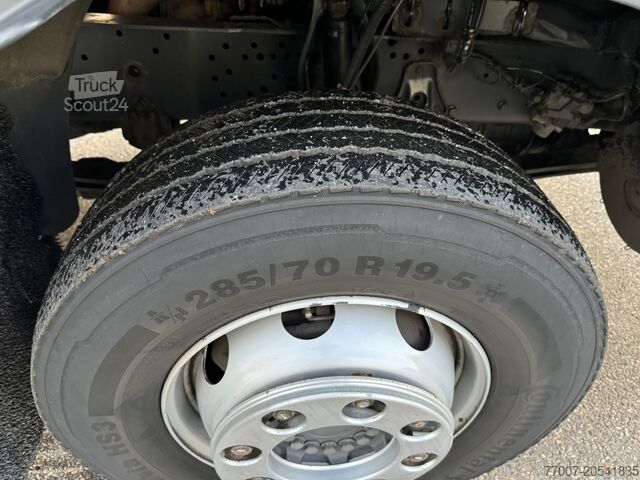 Hladilni tovornjak z zamrzovalno komoro in dvižno ploščadjo Mercedes-Benz Atego 1524 L-Haus Tiefkühlkoffer 6,9mLBW