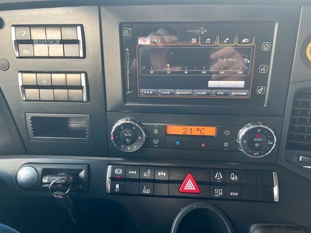 Вантажівка для напоїв MERCEDES-BENZ 2545 LL 6x2/4 Koffer Doppelstock LBW Giga