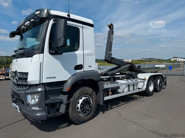 Hakowiec MERCEDES-BENZ Arocs 2535 6x2 Hiab XR 21S59 + Kranhydraulik