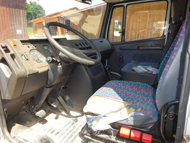 Pritschenwagen MERCEDES-BENZ 711 DOKA /Pritsche 4,20 l