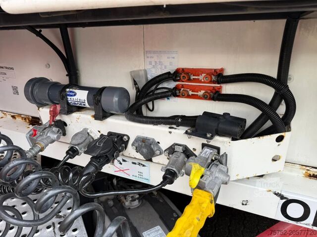 Transport refrigerat/congelat Schmitz Cargobull Carrier vector 1850 Frigo AS-2 Liftas Stuuras 2...