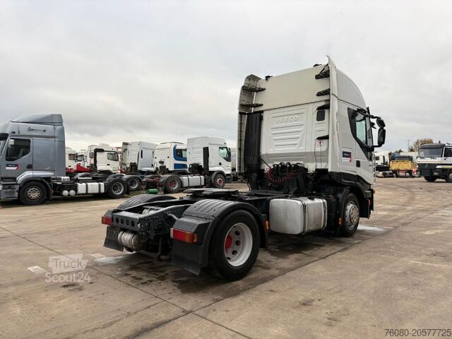 Standaard trekker Iveco STRALIS 450 (MANUAL GEARBOX / BOITE MANUELLE)