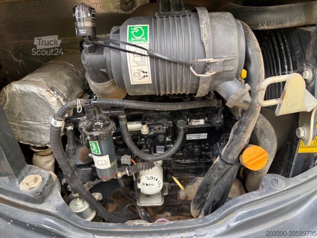 Mini-pelle KOMATSU PC26MR-3 / 2020 BJ / 2.082 H / 2 x Löffel