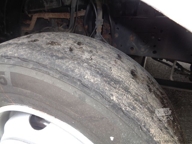 Camion bâché MERCEDES-BENZ Atego 818 Klima Stand Hzg.