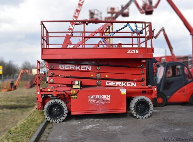 Delovna platforma Holland Lift HL190E20