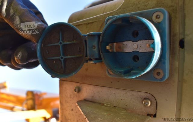 Autocamion cu platformă de lucru RUTHMANN TBR 220.1