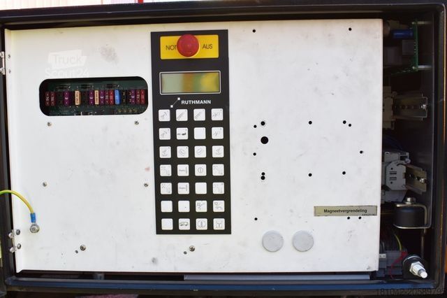 Autocamion cu platformă de lucru RUTHMANN TBR 220.1