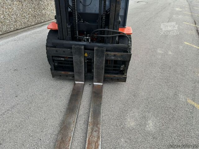 Ανυψωτικό περονοφόρο με εμπρόσθιο φορτηγό Toyota 8FBMT40