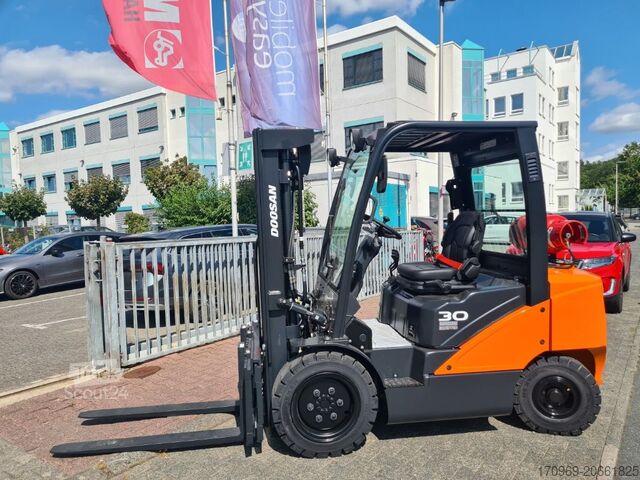Frontlastare truck Doosan G30P-7