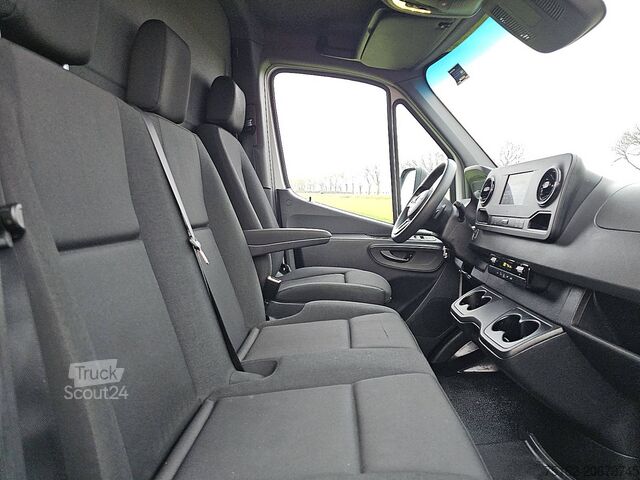 Matkalaukku MERCEDES-BENZ SPRINTER 515 CDI 43 AUT. LAADKLEP