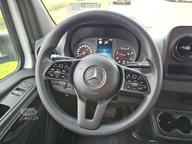 Matkalaukku MERCEDES-BENZ SPRINTER 515 CDI 43 AUT. LAADKLEP