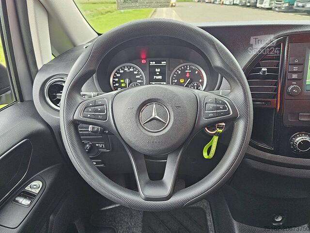 Пассажирский транспорт MERCEDES-BENZ VITO 114 CDI TOURER 2X Airco 9-Persoons!