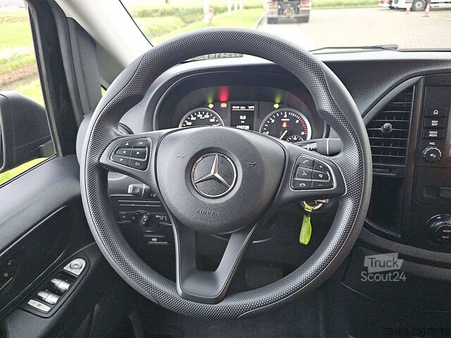 Пасажирський транспорт MERCEDES-BENZ VITO 114 TOURER XL AUT. 8 PL.