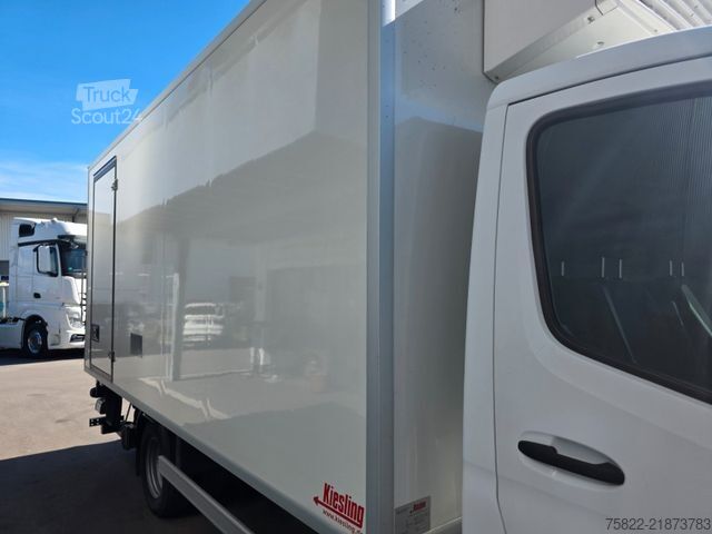 Izotermiczny van chłodnia MERCEDES-BENZ Sprinter 516 / Frigo / Thermo King Cool/Wenig Km