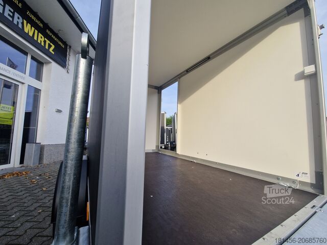 Bagagemærke Variant schwarzer Kofferanhänger Rampe Seitentür