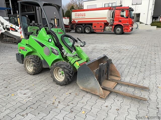 Radlader Avant 423