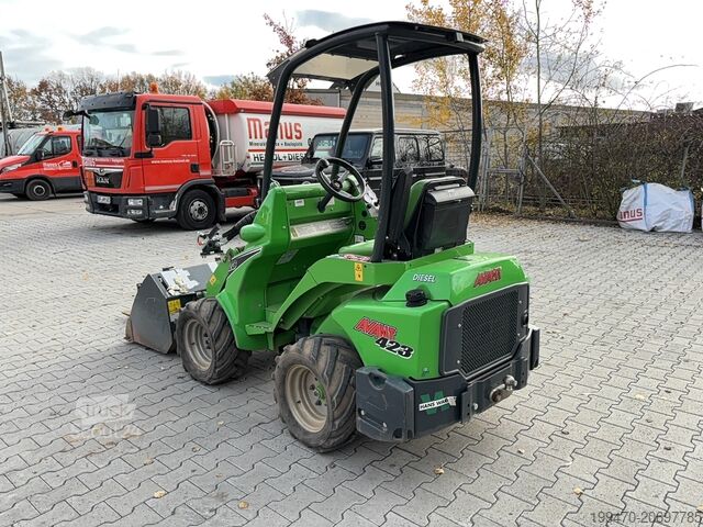 Radlader Avant 423