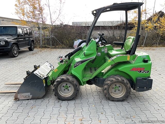 Radlader Avant 423