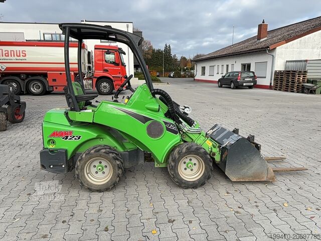 Radlader Avant 423
