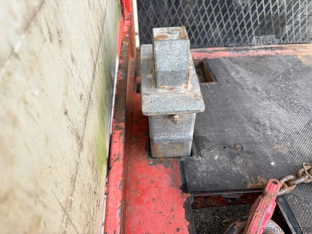 Semirremolque de plataforma baja Hiebenthal TTH 18