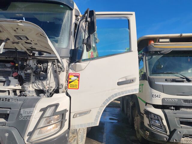 Camión volquete articulado Volvo FMX500