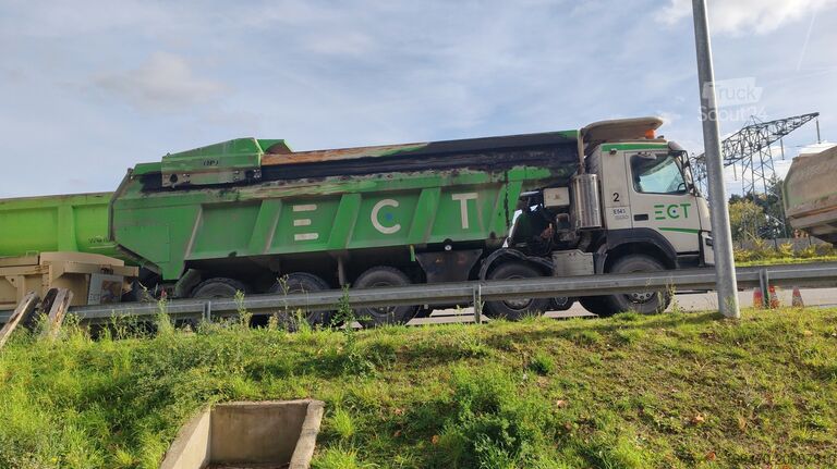 Camión volquete articulado Volvo FMX500