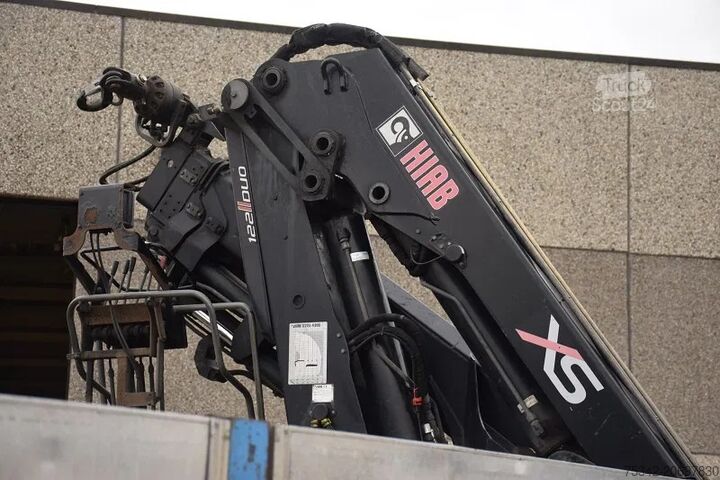 Vrachtwagen met kraan Renault DCi 220