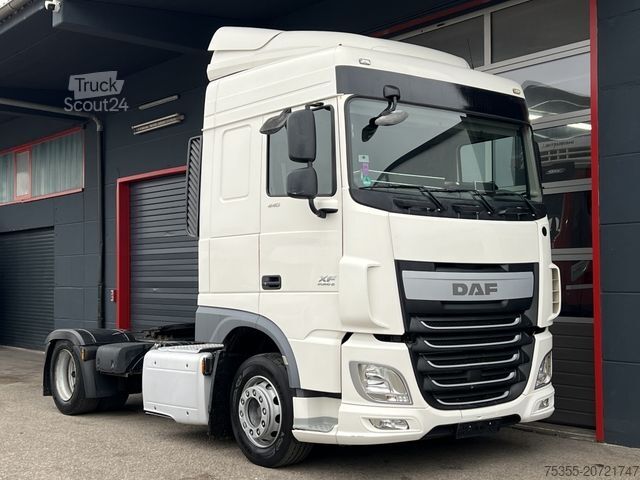 Volumen SZM DAF XF 440 Euro6 Klimaanlage Motorbremse+ 2x Bett