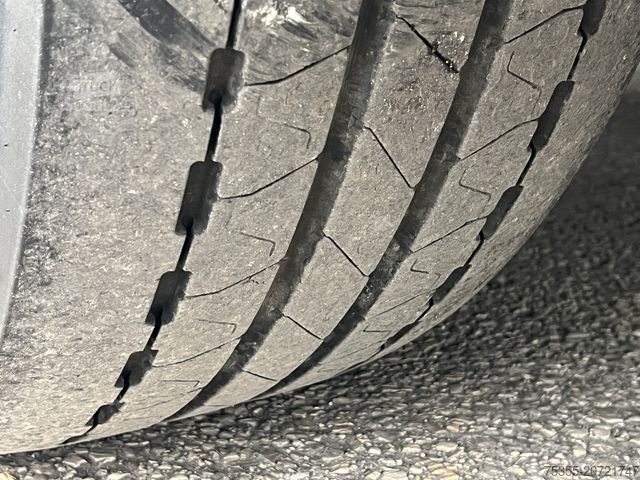 Volumen SZM DAF XF 440 Euro6 Klimaanlage Motorbremse+ 2x Bett