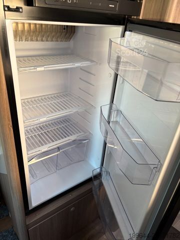 Polointegrovaný karavan CARADO T 447 pro, CITROËN,Hubbett