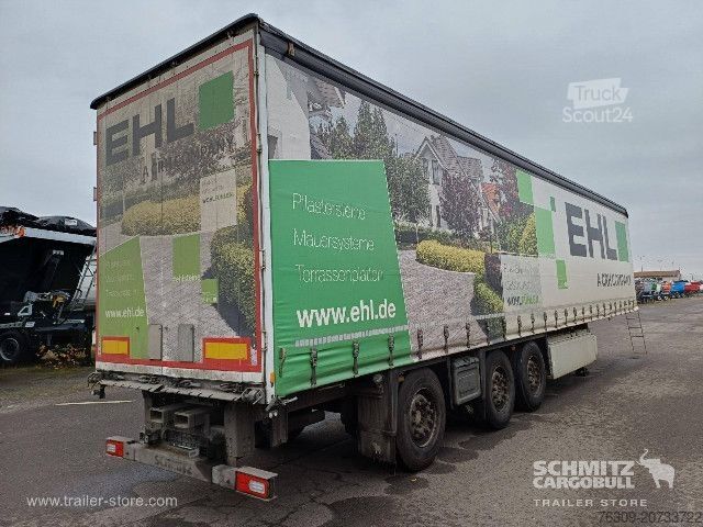 Auflieger mit Pritsche & Plane Schmitz Cargobull Curtainsider Standard Staplerhalterung Getränke