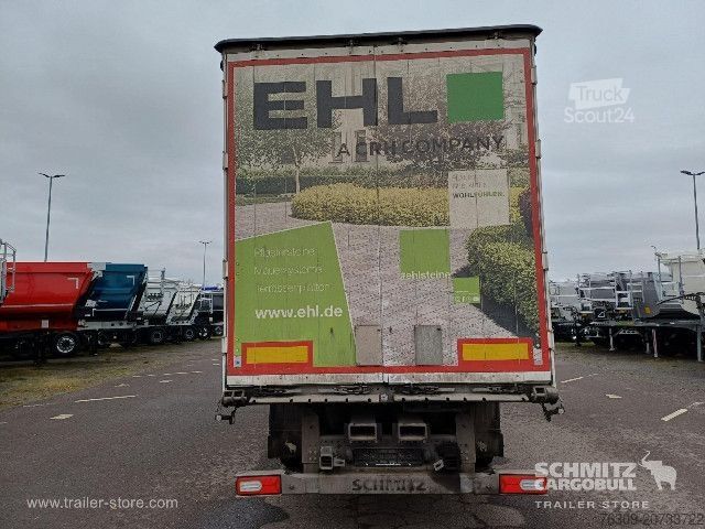 Auflieger mit Pritsche & Plane Schmitz Cargobull Curtainsider Standard Staplerhalterung Getränke