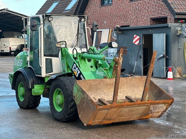 Hjullæsser CATERPILLAR 906 H mit Schaufel & Palettengabel