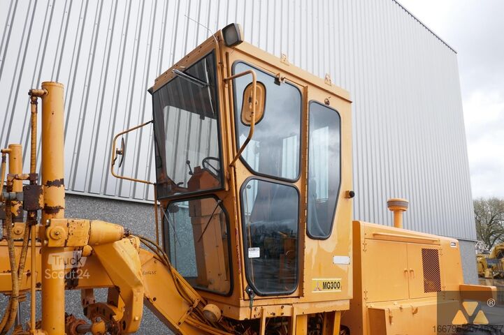 Grader Mitsubishi MG300