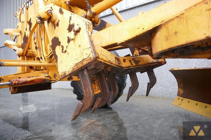 Grader Mitsubishi MG300