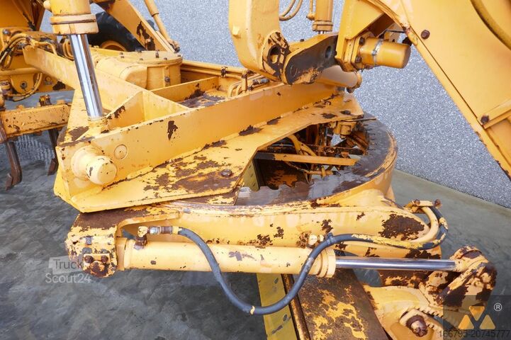 Grader Mitsubishi MG300